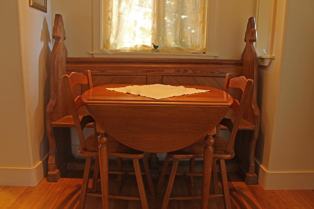 Thistle Dew Cottage Ganges Δωμάτιο φωτογραφία